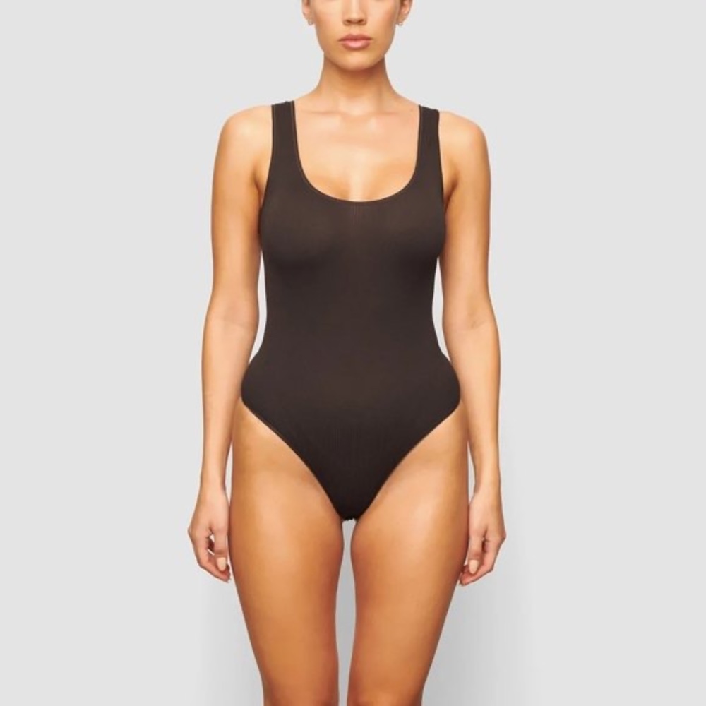SKIMS Stretch Rib Scoop Tank Bodysuit Soot/Grey S/M